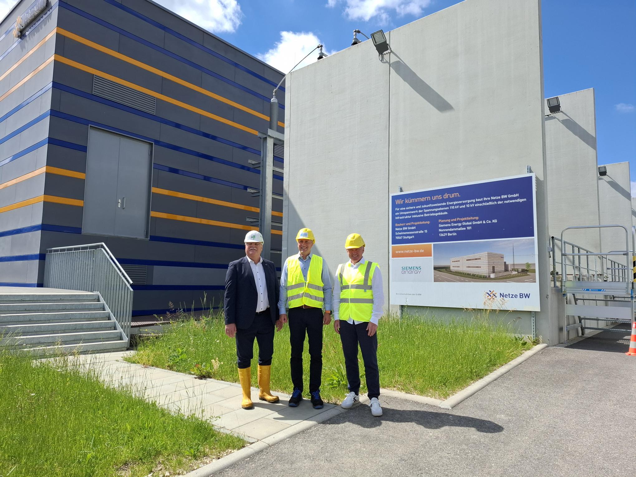 Von links: Mario Dürr (GF Neckar Netze), Daniel Jundt (GF Neckar Netze) und Ralf Trettner (GF Neckar-Energieverband).